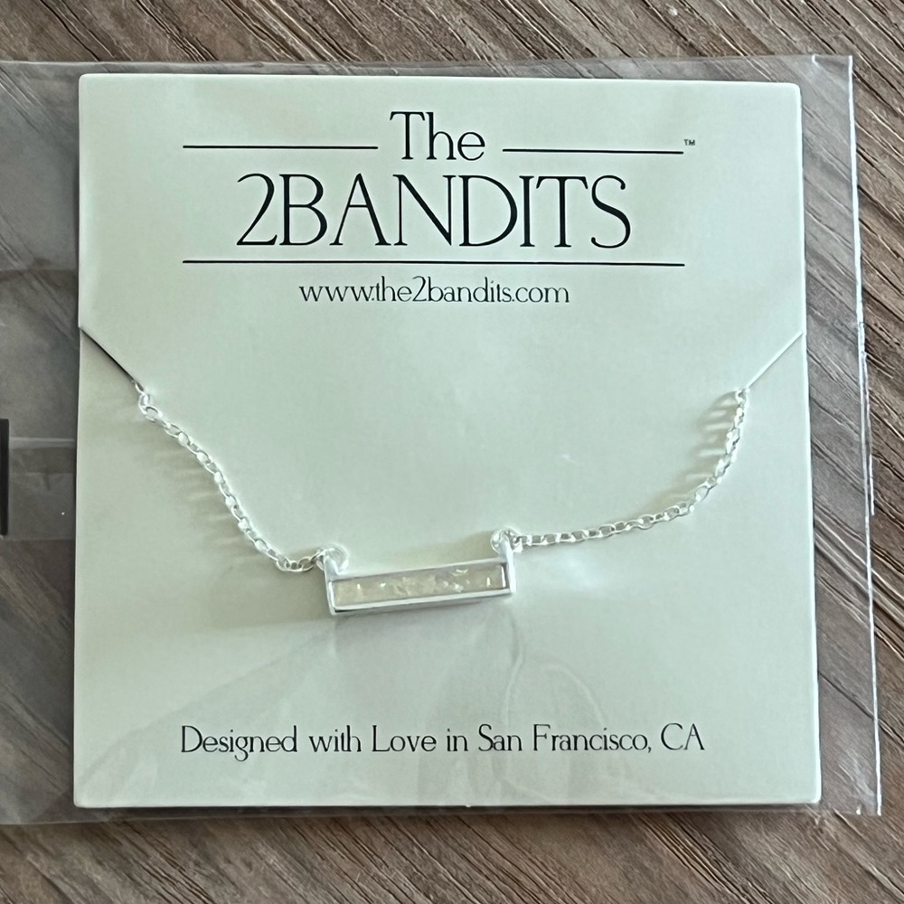 The2Bandits Antique Silver Iridescent Athens 18" Necklace